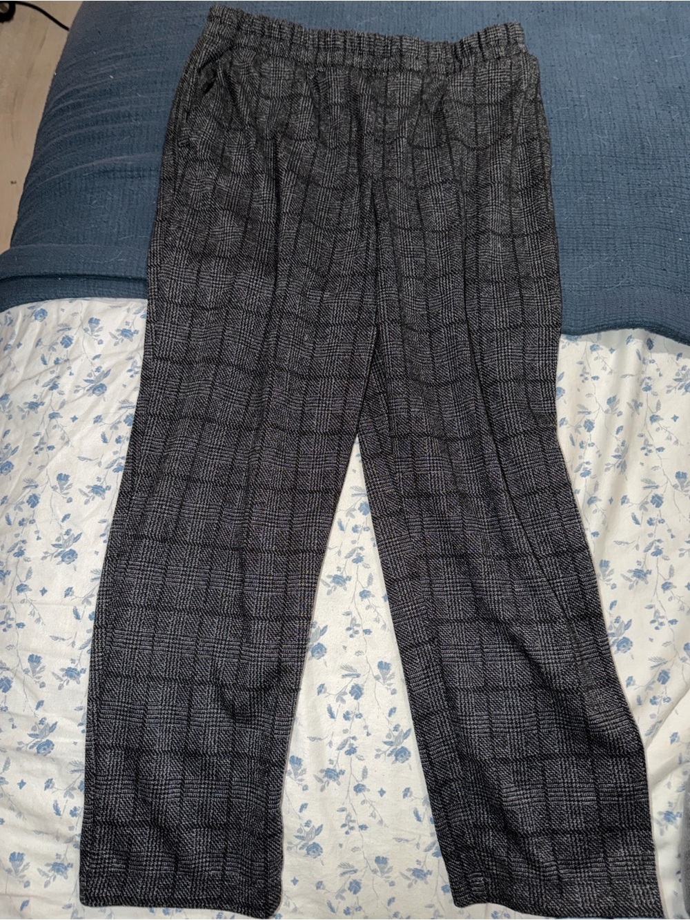 Women’s Gray Plaid Casual Pants